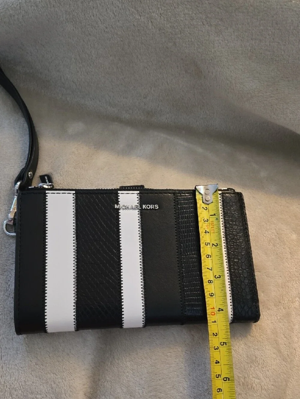 New Michael Kors Black & White Striped Wristlet Wallet
